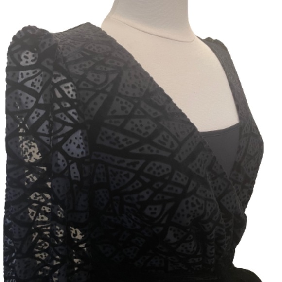 & Other Stories Velvet Burnout Wrap Blouse Size 8 - Picture 4 of 10